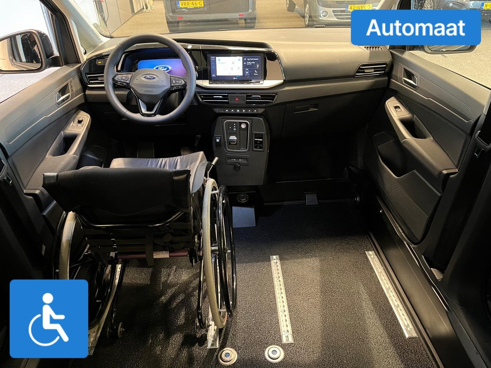 Ford Tourneo Connect L2 Rolstoelauto Automaat Rolstoel voori, Auto's, Ford, Automaat, 12 maanden, Stof, Zwart