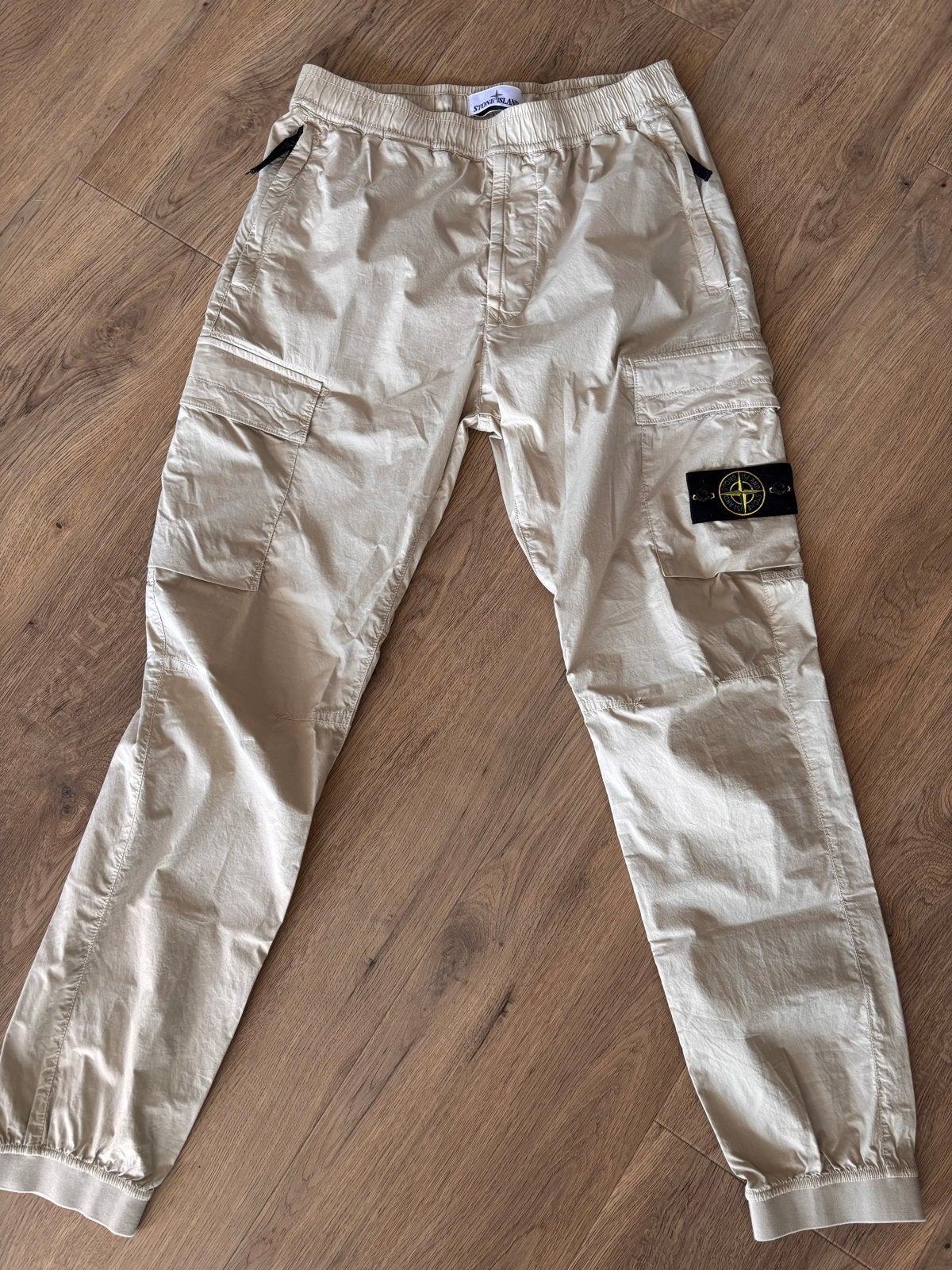 Stone Island Cargo Broek Beige Maat 31, Kleding | Heren, Ophalen of Verzenden, Zo goed als nieuw, Maat 46 (S) of kleiner, Beige