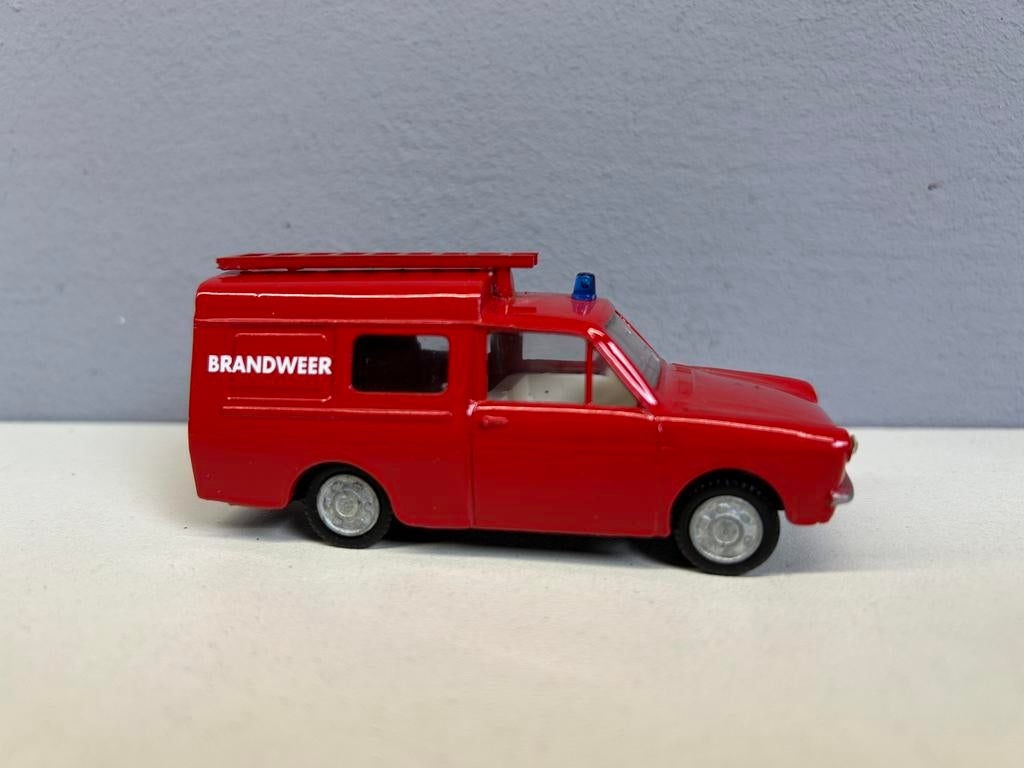 Lion toys car Daf 33 Bestelauto Brandweer €32,50 excl, Ophalen of Verzenden, Zo goed als nieuw, Bus of Vrachtwagen, Lion Toys