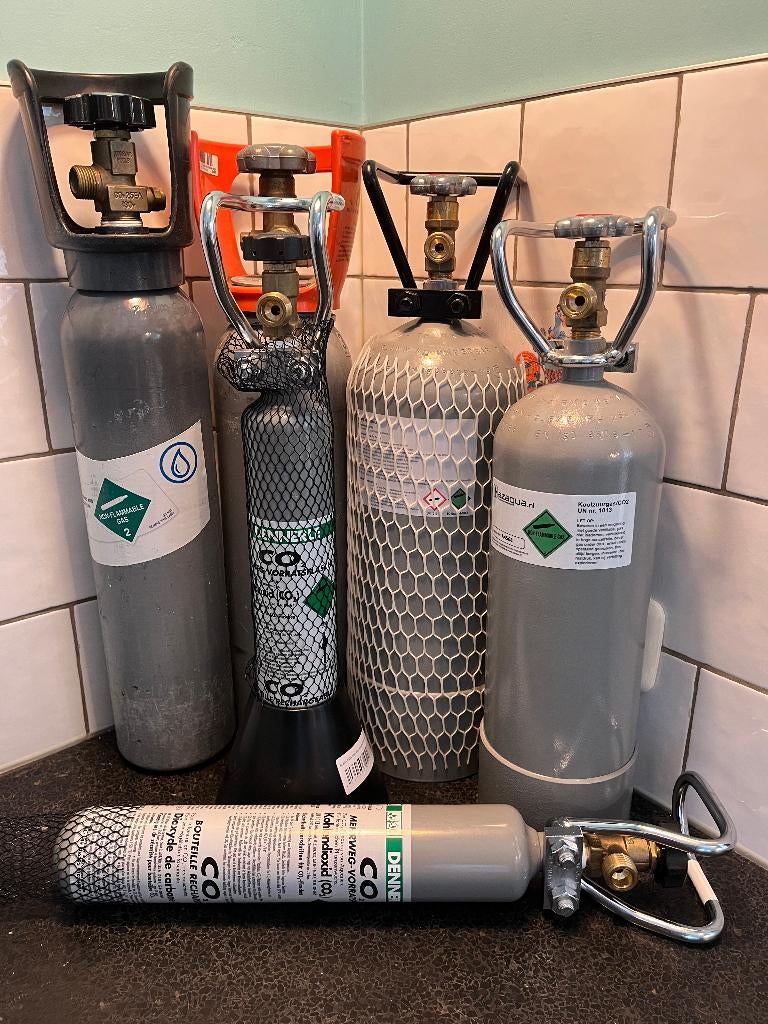 CO2 fles aquarium of biertap 2 kg flessen leeg of gevuld, Dieren en Toebehoren, Ophalen of Verzenden, Zo goed als nieuw
