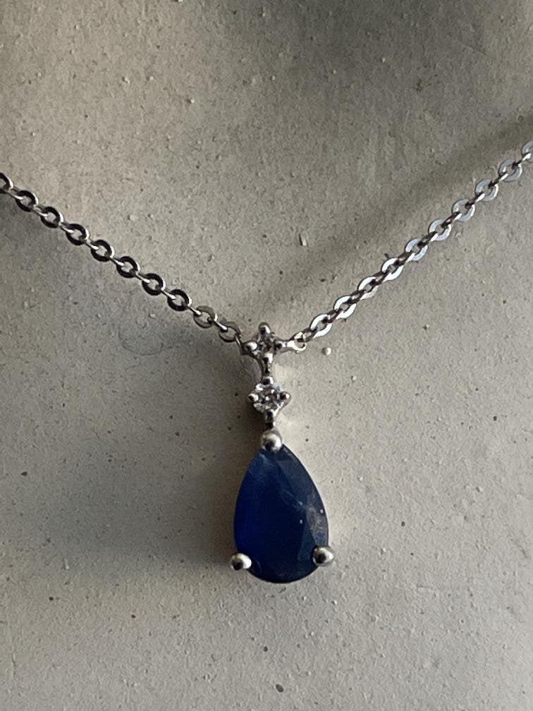 18 karaat witgouden ketting met saffier en diamantjes, Wit, Ophalen of Verzenden, Zo goed als nieuw, Nvt