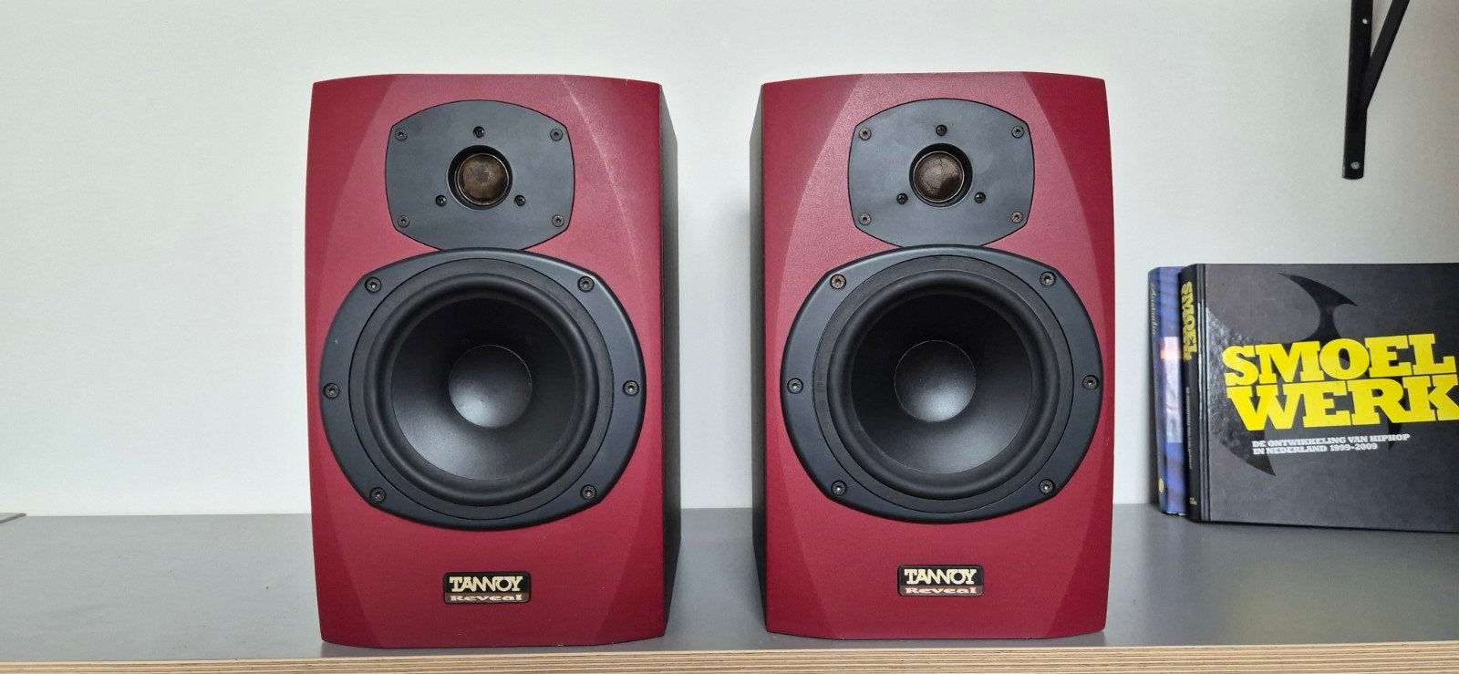 Tannoy Reveal Passieve Studio Monitoren (Rood), Gebruikt, 60 tot 120 watt, Front, Rear of Stereo speakers, Ophalen
