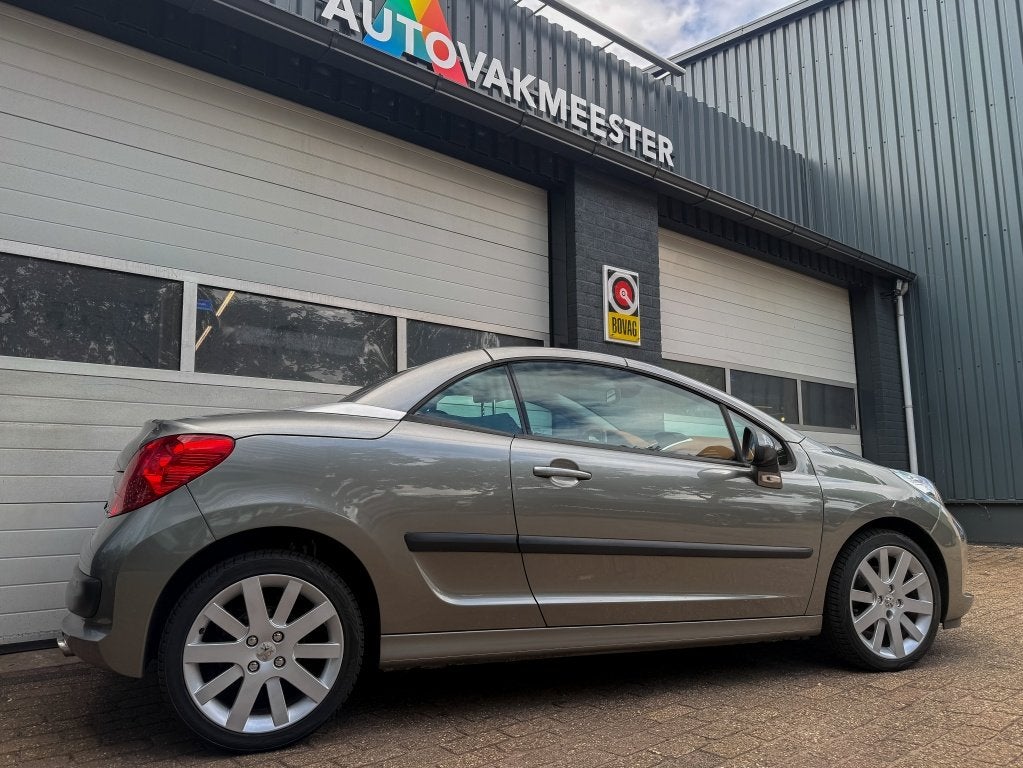 Peugeot 207 CC 1.6 VTi Féline automaat (bj 2008), Auto's, Automaat, Gebruikt, 4 cilinders, 4 stoelen