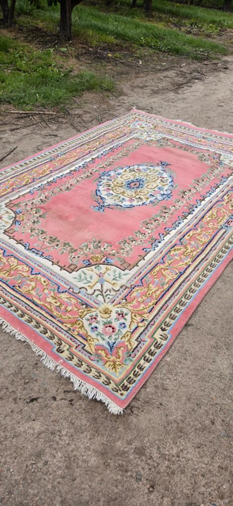 Prachtig groot handgeknoopt vintage oud roze Perzisch tapijt, Perzisch, 200 cm of meer, Ophalen of Verzenden, Zo goed als nieuw
