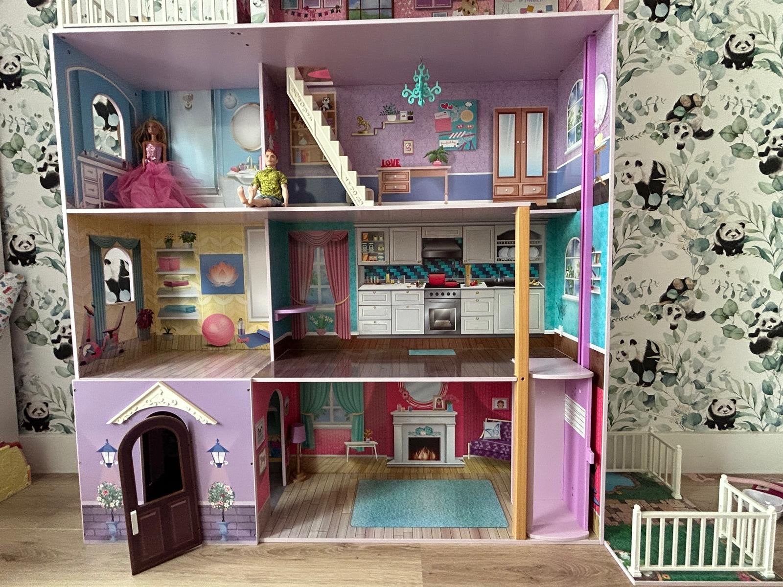 Foto 4 van Groot poppenhuis met veel accessoires en poppen