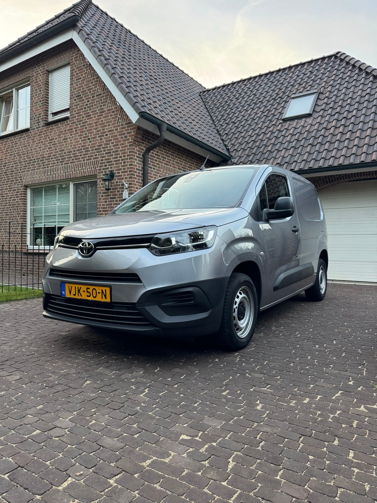 Toyota Proace City 1.2 Turbo 110pk 2021 Benzine, Voorwielaandrijving, 15 km/l, Zwart, Origineel Nederlands