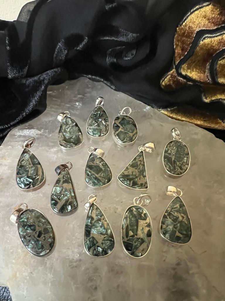 Serafiniet hanger beschermt geluk hoge trilling magie SALE, Sieraden, Tassen en Uiterlijk, Nieuw, Ophalen of Verzenden, Met edelsteen