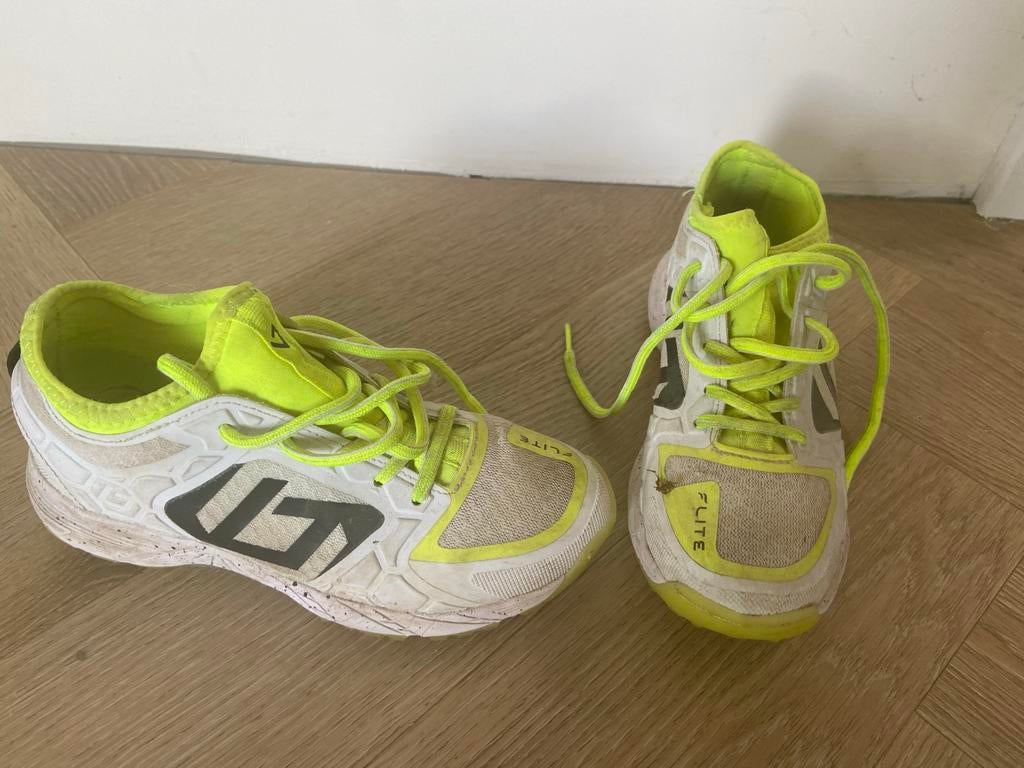Brabo hockeyschoenen maat 34 - Gebruikt, Ophalen of Verzenden, Zo goed als nieuw, Schoenen
