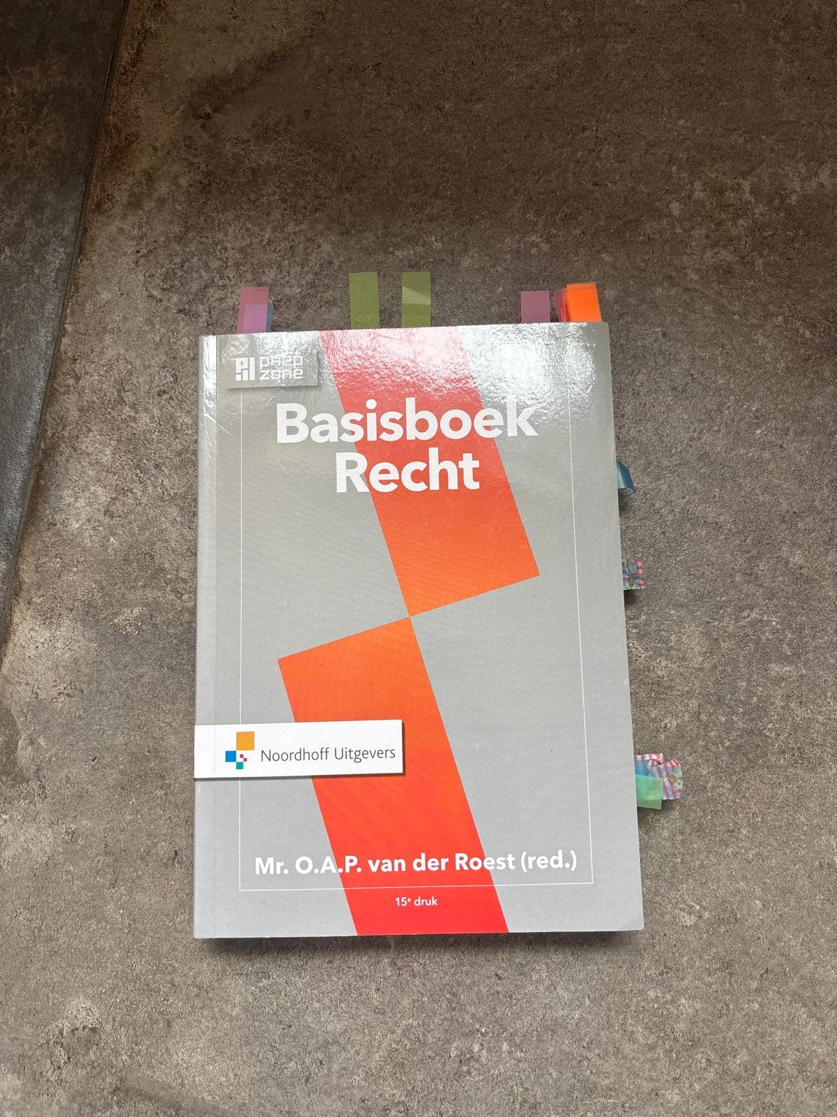 Basisboek Recht 15e druk - Mr. O.A.P. van der Roest, Ophalen of Verzenden, Gamma, Gelezen, HBO