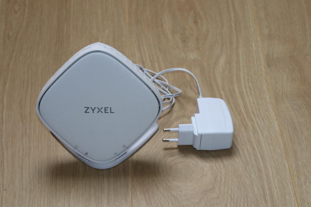 ZyXEL Dual-Band Wireless AX1800 Gigabit Access Point, Computers en Software, Accesspoints, Ophalen of Verzenden, Zo goed als nieuw