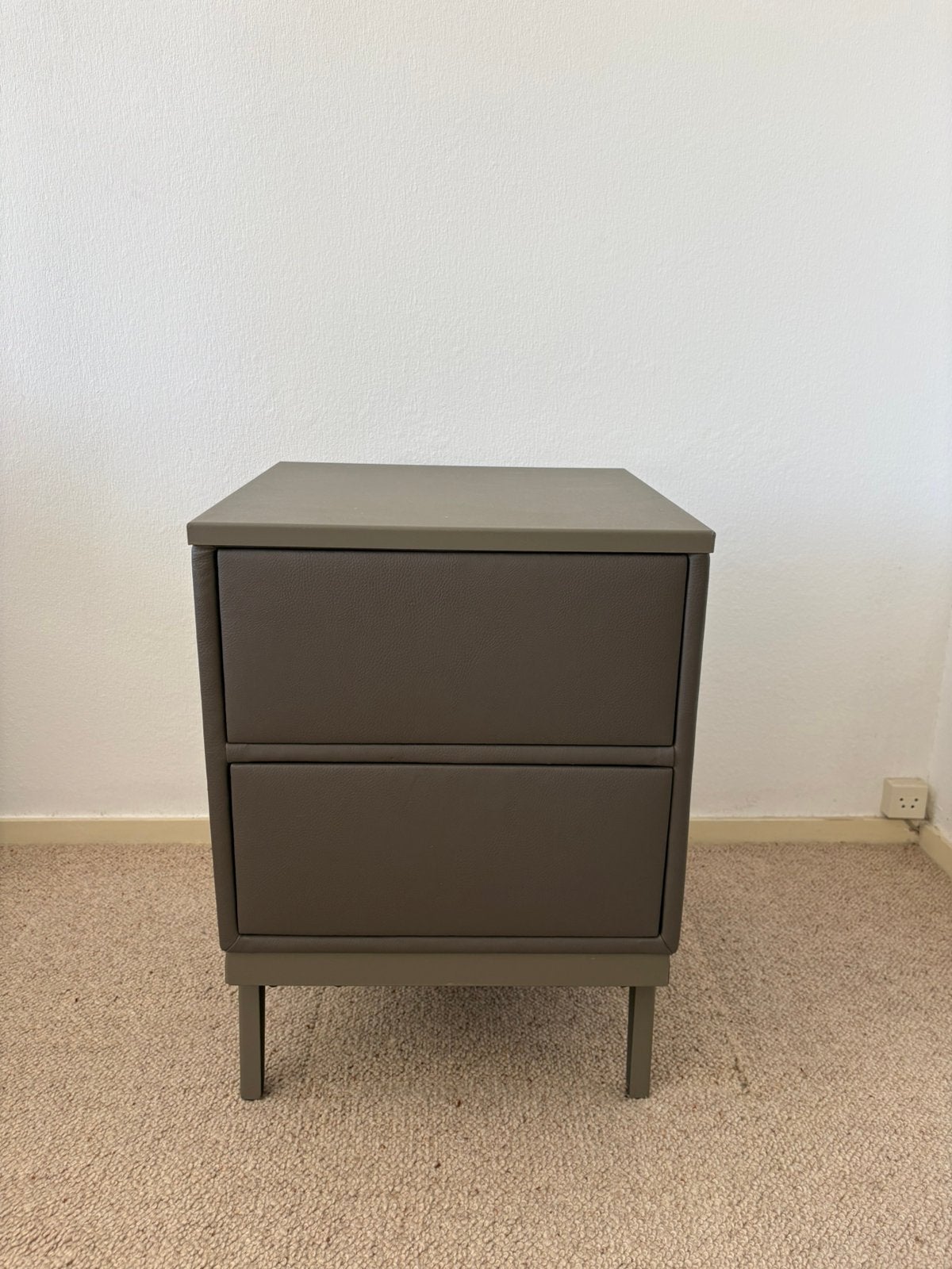 Nachtkastjes Swiss Sense, Huis en Inrichting, Ophalen, Zo goed als nieuw, Minder dan 45 cm, Minder dan 55 cm