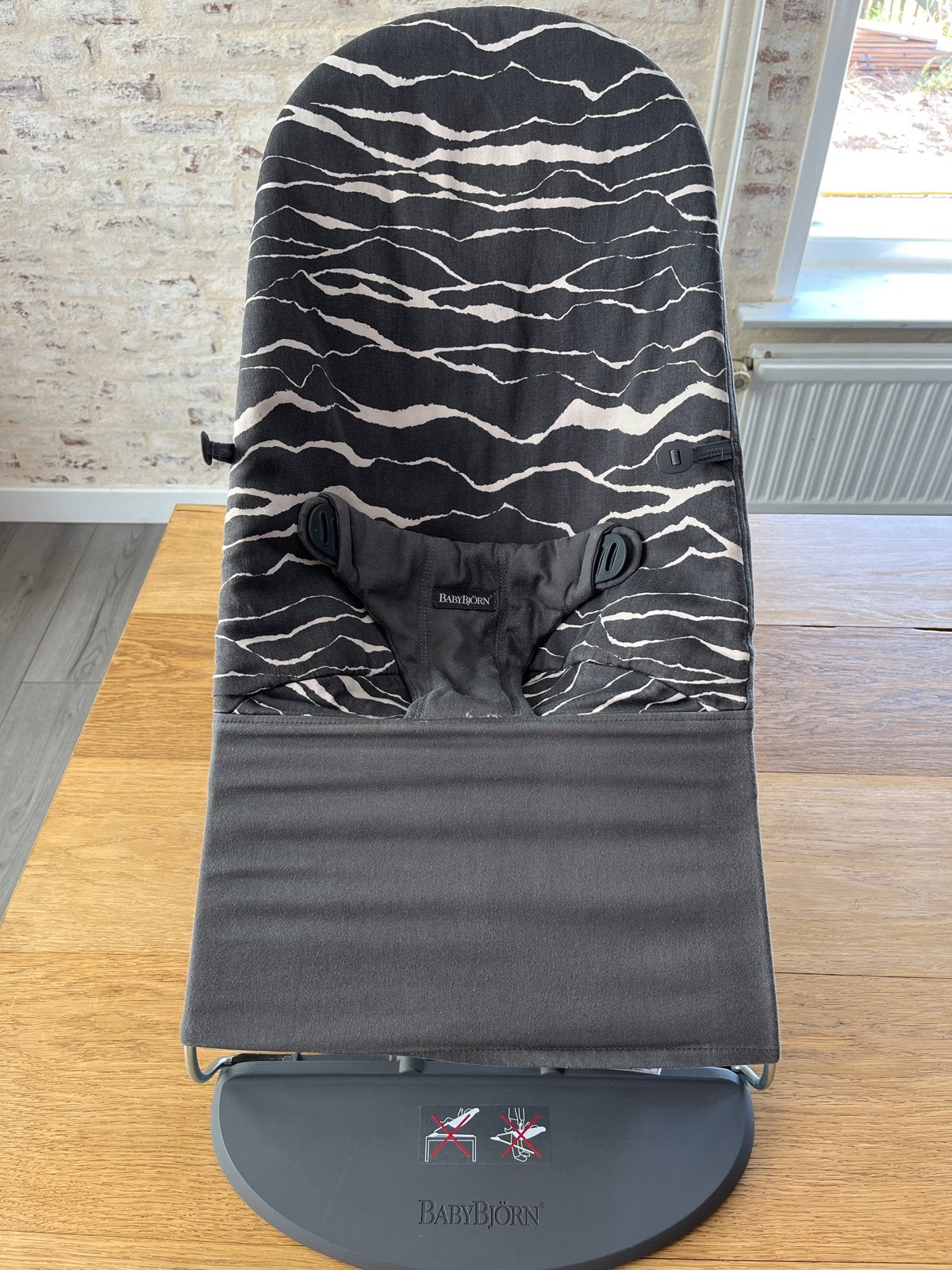 BabyBjörn Wipstoel - Zwart/Wit Zebraprint, Overige merken, Wipstoel, Ophalen of Verzenden, Met gordel(s) of riempje(s)