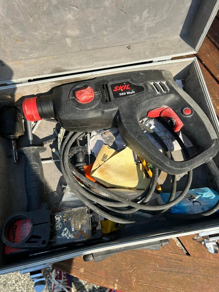 Skil hammer boormachine, Gebruikt, Variabele snelheid, 400 tot 600 watt, Ophalen