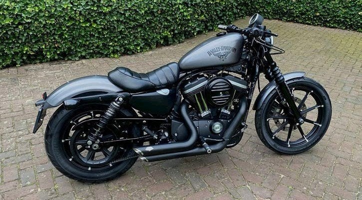 Harley Sportster Iron 883 - ABS, nieuwe banden & veel extras, Motoren, Motoren | Harley-Davidson, 2 cilinders, Gebruikt, 883 cc