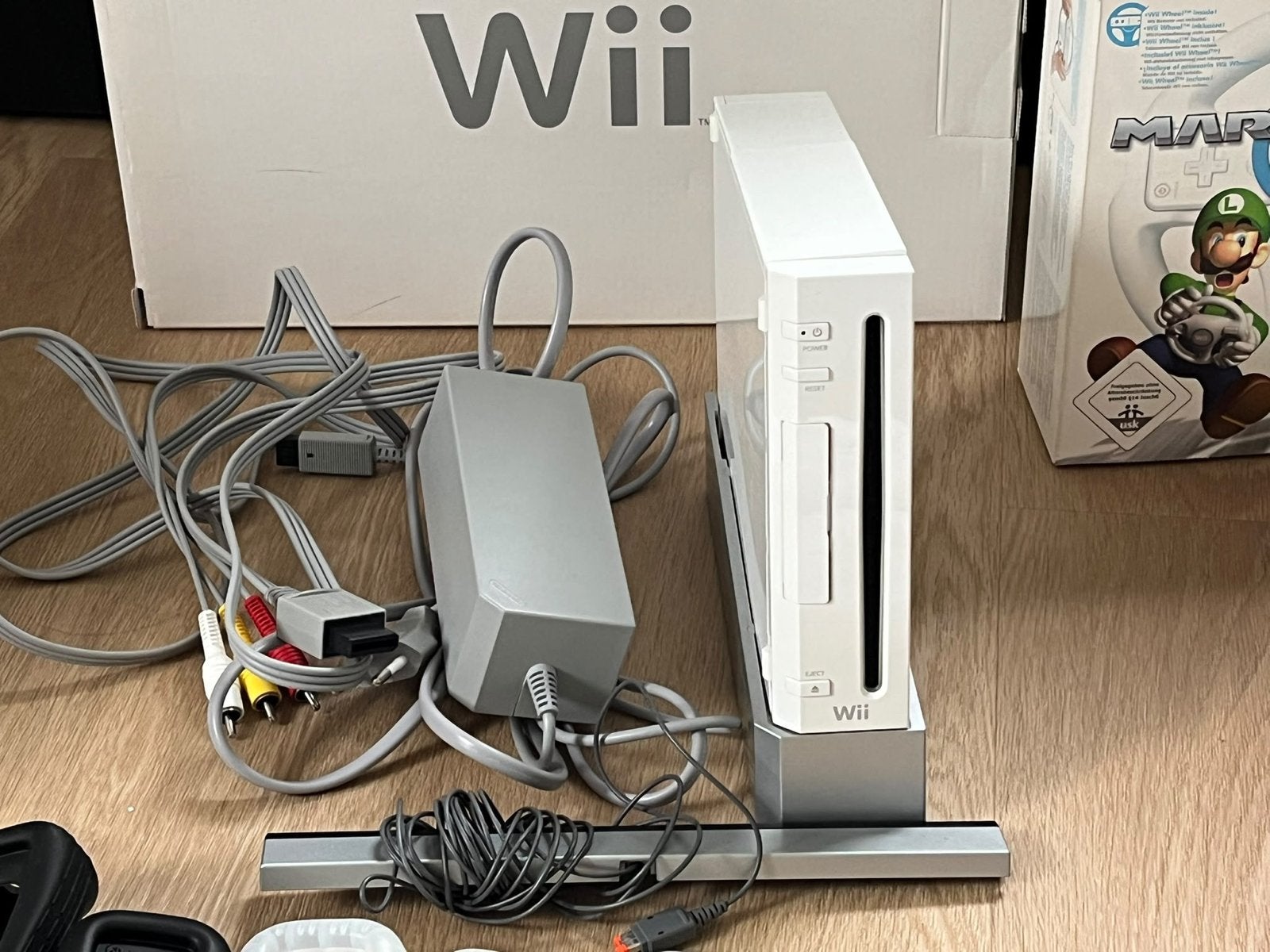 Wii-bundel met games, controllers en 2 gitaren, Ophalen, Gebruikt, Met 3 controllers of meer, Met games