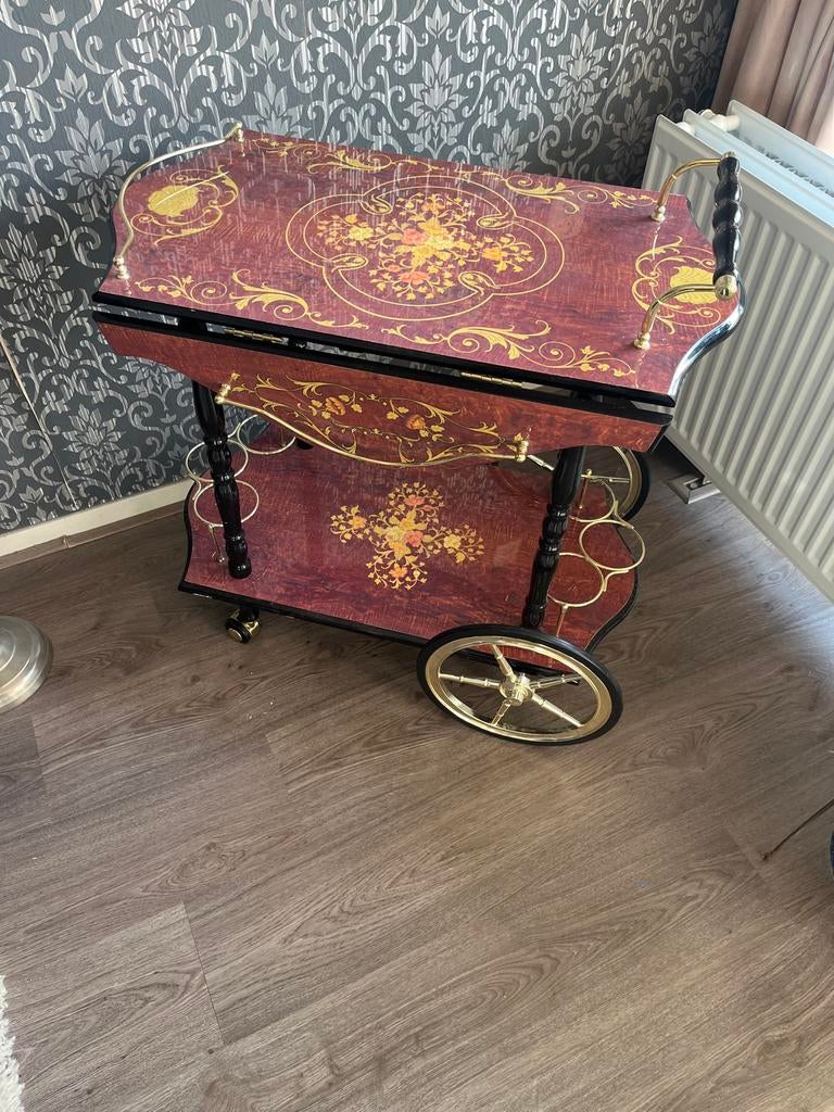 Antieke theewagen / serveerwagen met intarsia decor, Ophalen
