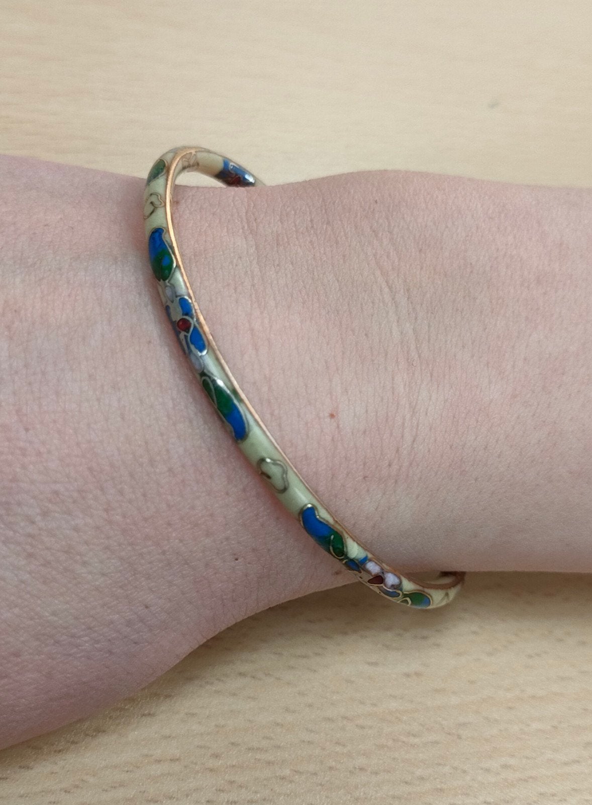Vintage smalle gekleurde cloisonne floral bangle armband., Sieraden, Tassen en Uiterlijk, Ophalen of Verzenden, Zo goed als nieuw