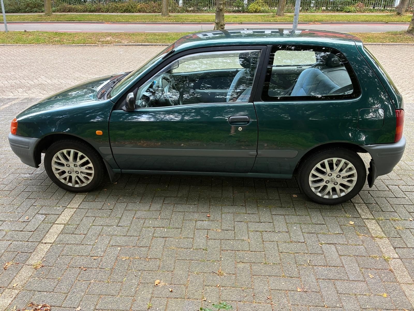 Toyota Starlet 1.3 16V 1998 Groen, 4 cilinders, Starlet, 400 kg, Origineel Nederlands