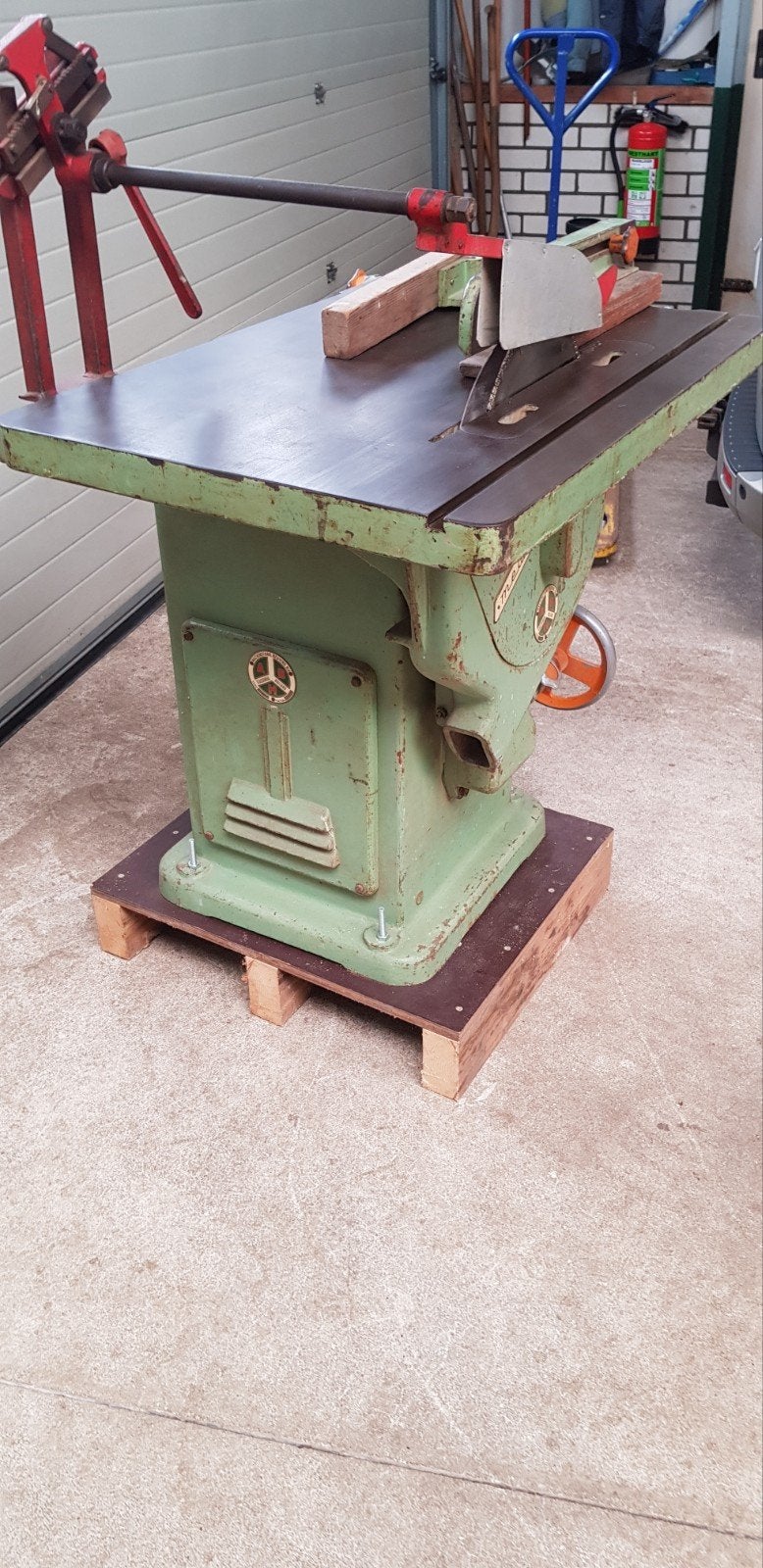 Buevink Cirkelzaag machine, Ophalen