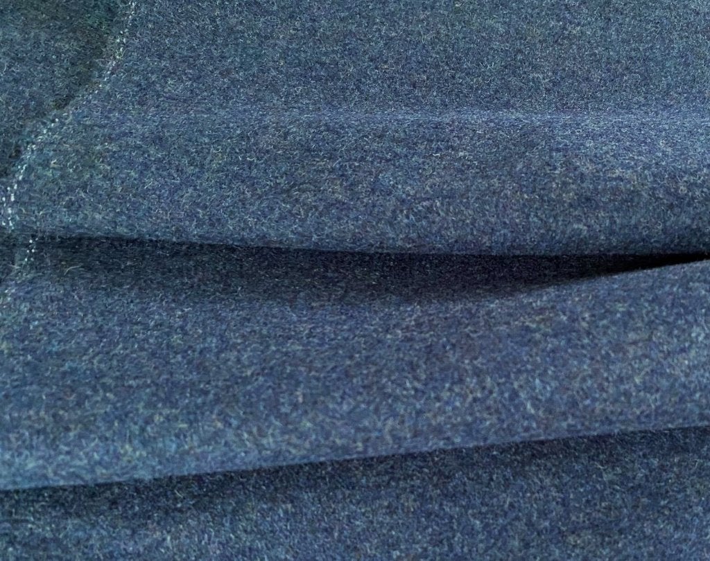 De Ploeg Feltwool 44; gemêleerd blauw; 2,09 meter meubelstof, Hobby en Vrije tijd, Stoffen en Lappen, Wol, Blauw, 120 cm of meer