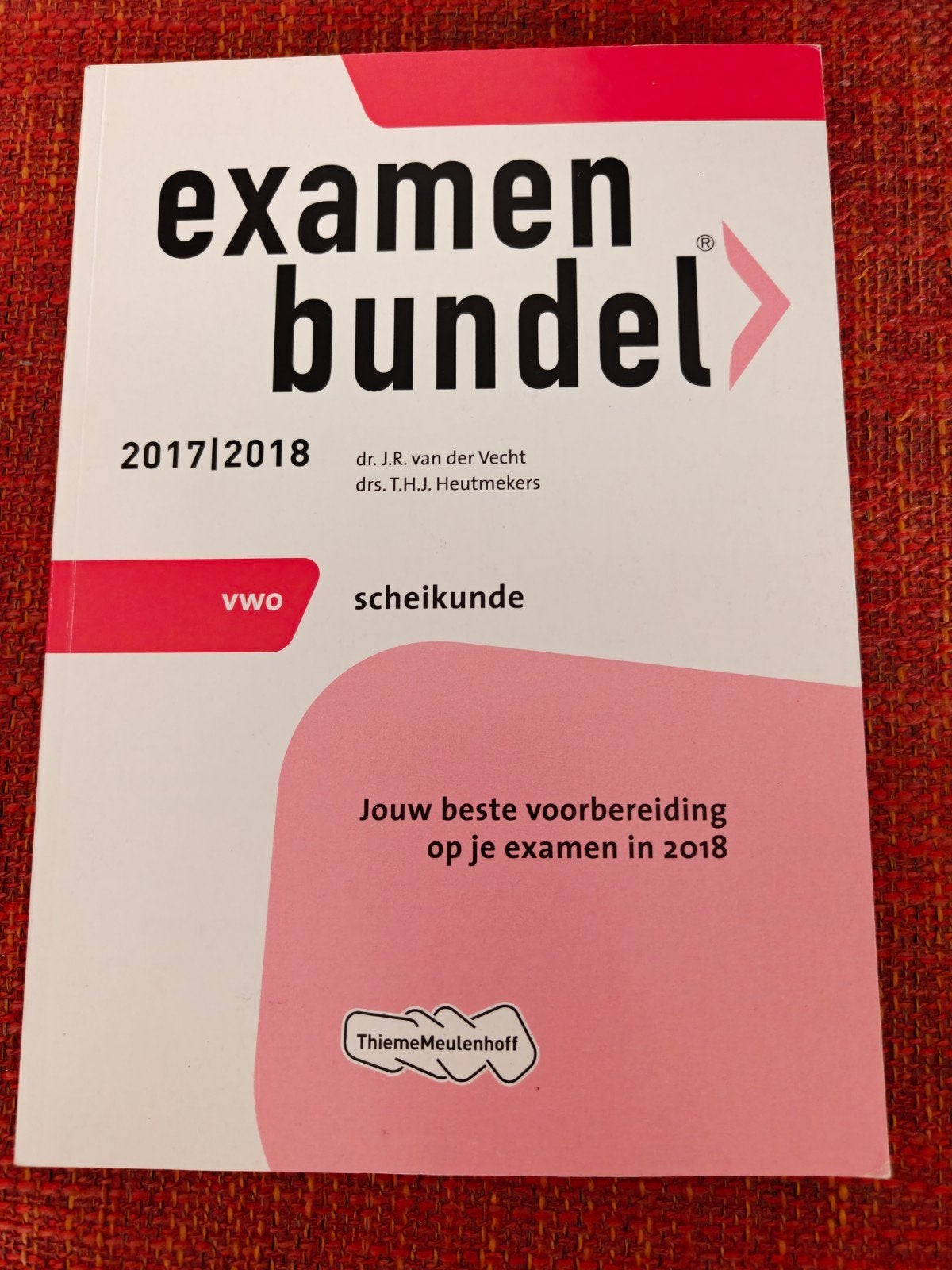 Examenbundel VWO Scheikunde 2017/2018, Ophalen, VWO, Scheikunde, Zo goed als nieuw