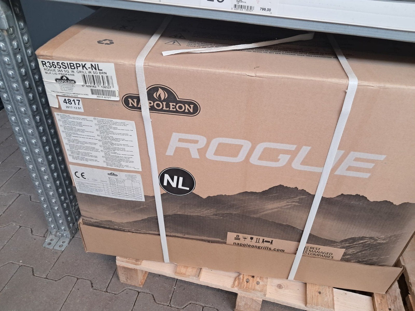 Napoleon Rogue R365SIBPK-NL Gasbarbecue - Nieuw in doos, Tuin en Terras, Gasbarbecues, Ophalen, Nieuw