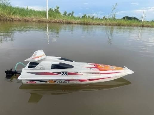 Kyosho Nitro RC speedboot, Hobby en Vrije tijd, Modelbouw | Boten en Schepen, Ophalen, Gebruikt