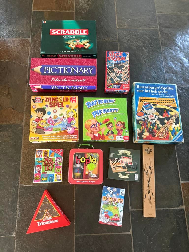 Diverse spelletjes: Scrabble, Pictionary, zakgeld en meer!, Ophalen of Verzenden, Zo goed als nieuw