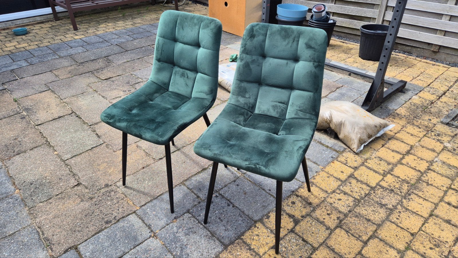 Gratis stoelen met lichte schimmel aan onderkant, Gebruikt, Twee, Overige kleuren, Ophalen of Verzenden
