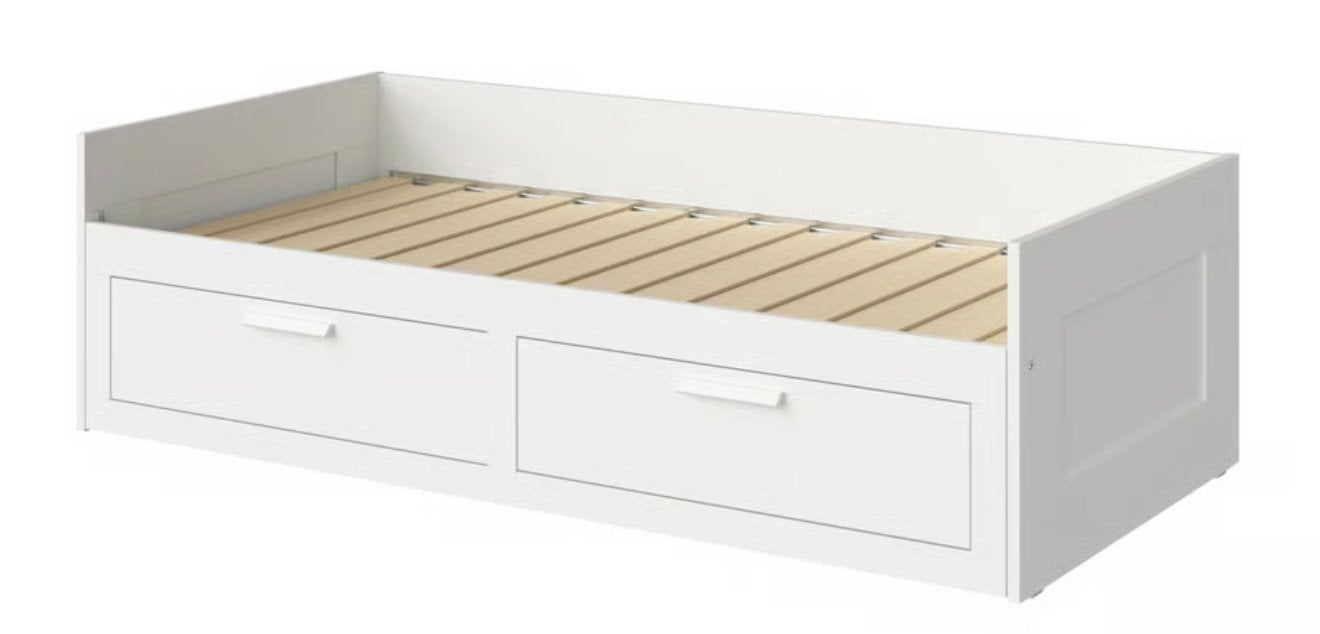 IKEA BRIMNES uitschuifbed met 2 matrassen, Huis en Inrichting, Ophalen, Wit, Tweepersoons, Zo goed als nieuw