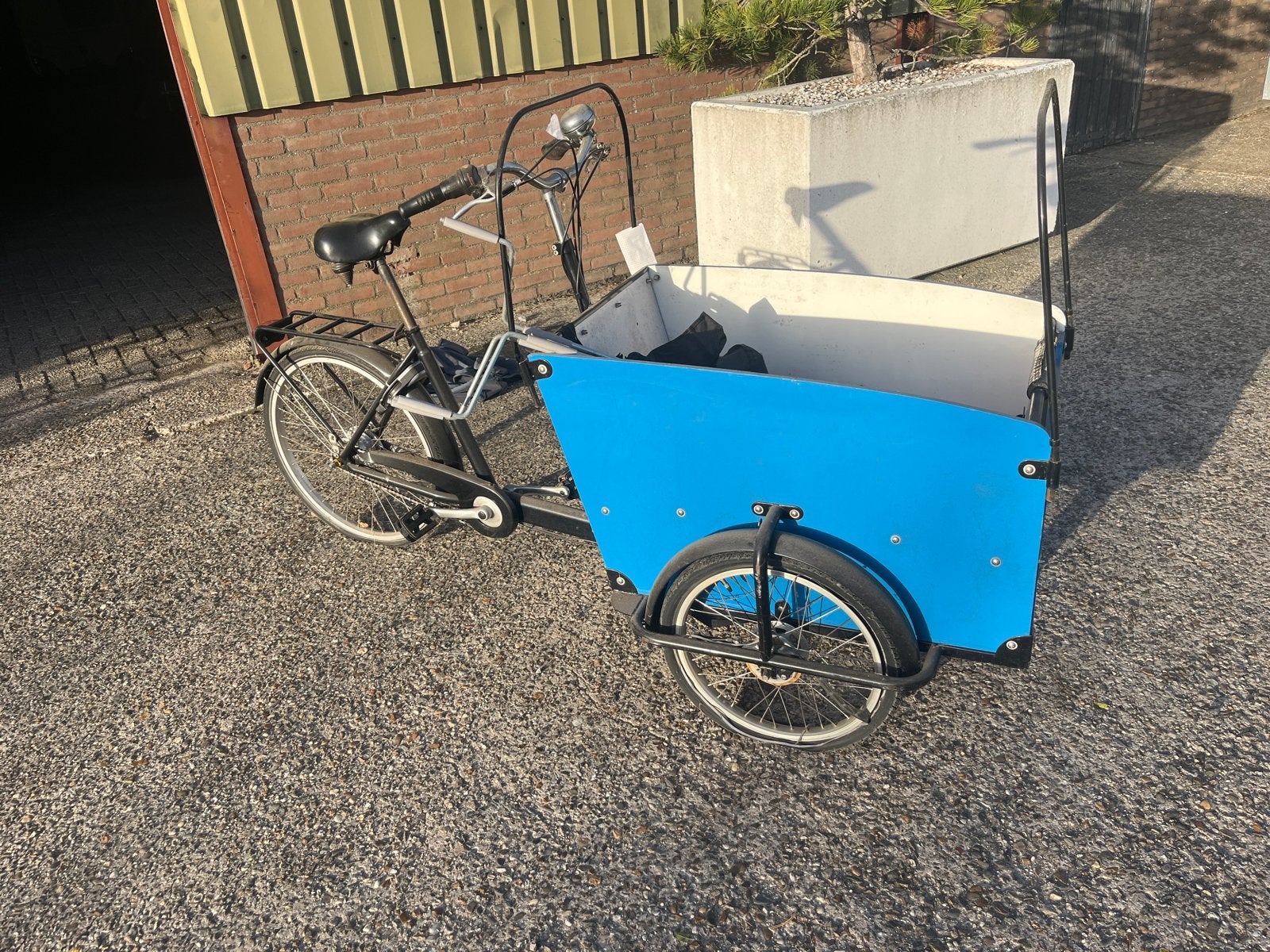 Bakfiets met blauwe bak - Ideaal voor goederen, Gebruikt, Goederen, Trommelrem, Ophalen