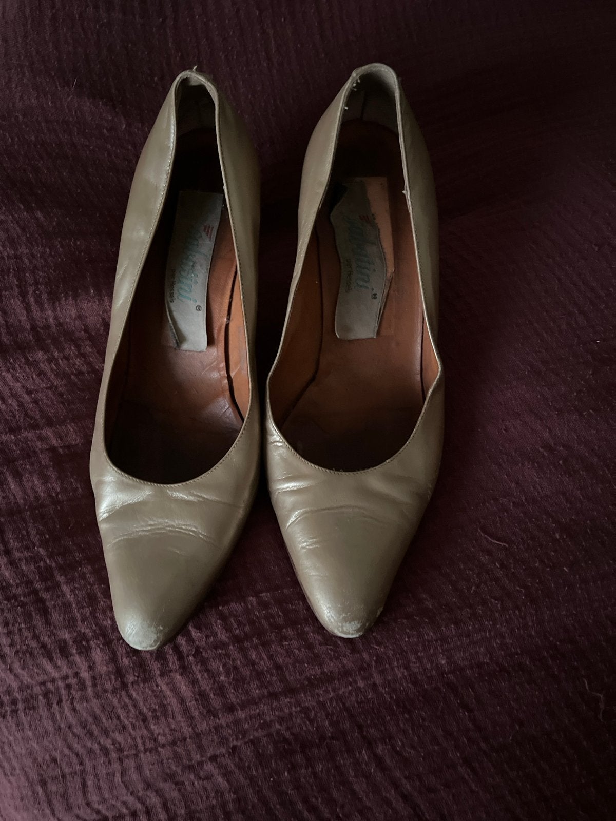 Elegante goud kleurige  pumps van Baldinini 39, Kleding | Dames, Schoenen, Ophalen of Verzenden, Gedragen, Overige kleuren, Pumps