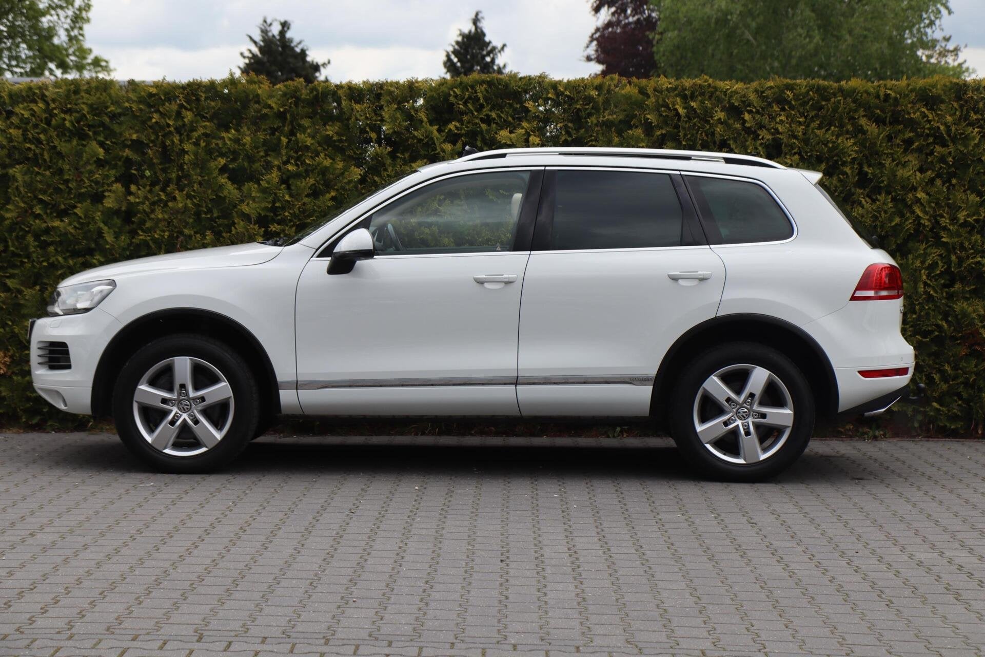 VW Touareg 3.0 TSI 380PK Hybrid  | Pano ️ | 35, Auto's, Automaat, Gebruikt, Beige, 2995 cc