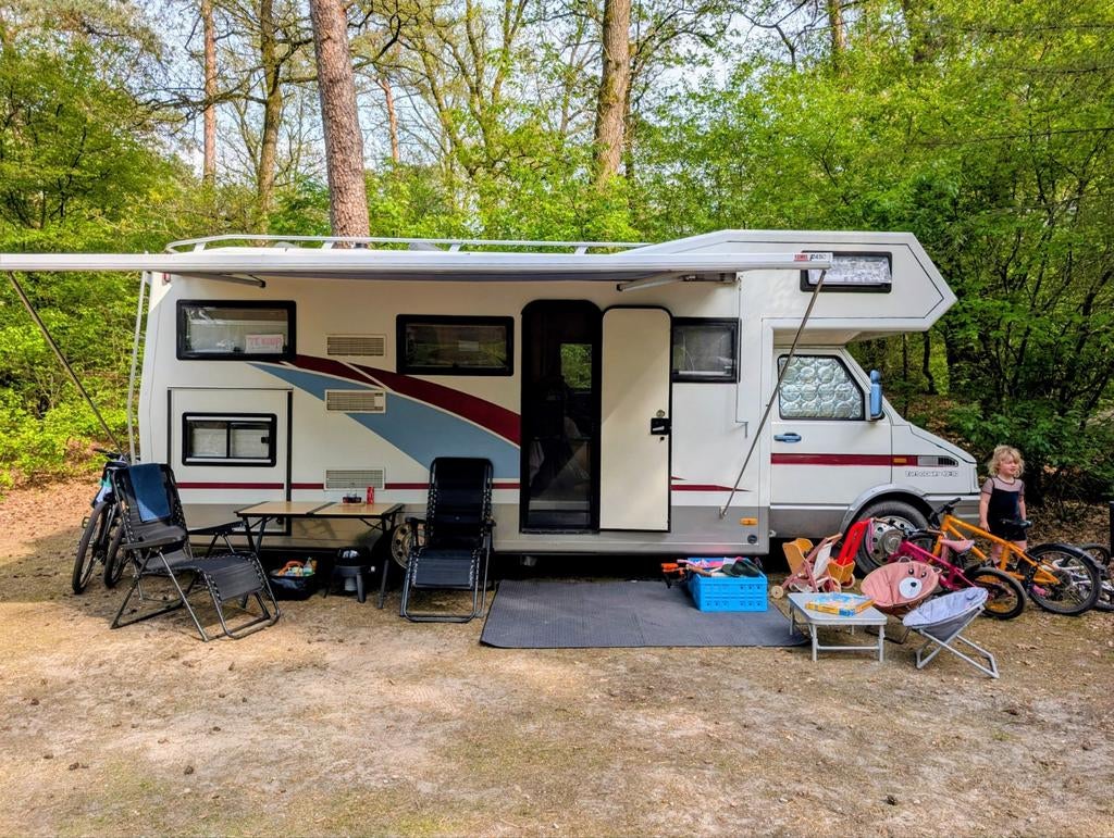 Super fijne en ruime Iveco Camper - B-rijbewijs...!, Caravans en Kamperen, Campers, Overige merken, Particulier, Koelkast, 6 tot 7 meter