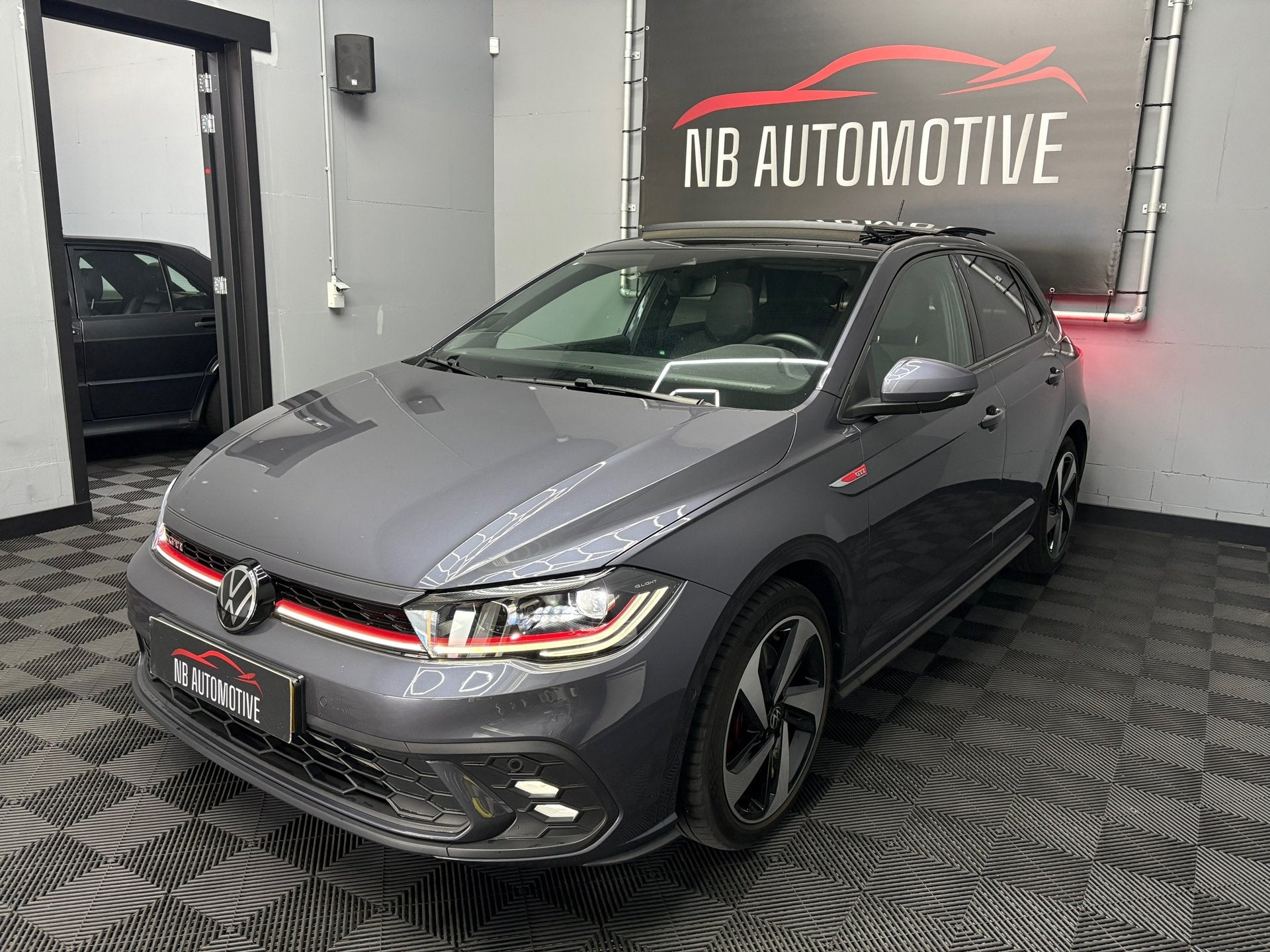 Volkswagen Polo 2.0 GTI 2023 PANO IQ, 1272 kg, Gebruikt, 4 cilinders, 1984 cc