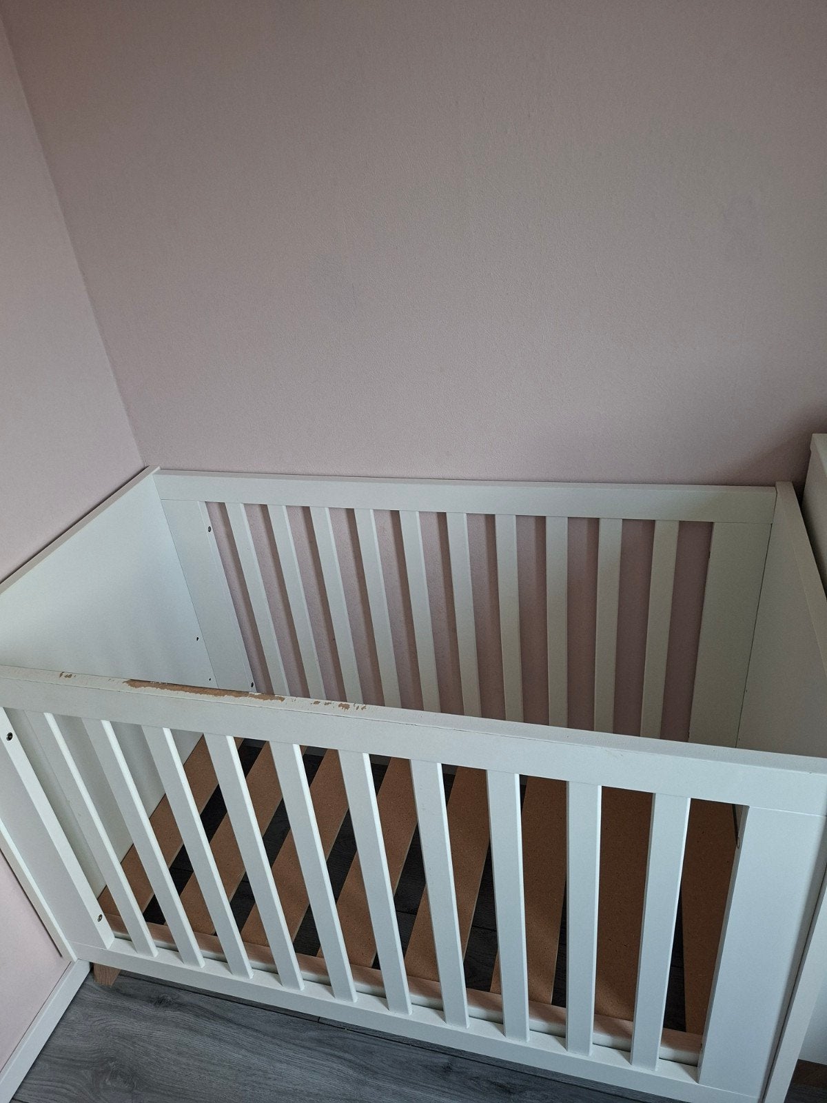 Complete babykamer Babydump Bergen (ledikant, commode, kast), Kinderen en Baby's, Kinderkamer | Complete kinderkamers, Ophalen