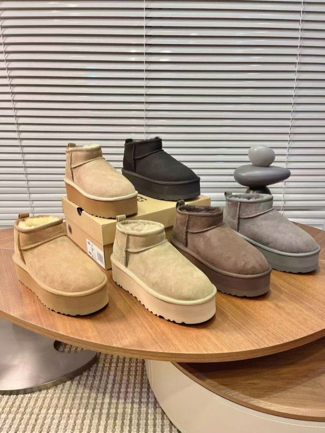 UGG Classic Ultra Mini Platform, Kleding | Dames, Bruin, Verzenden, Lage of Enkellaarzen, Onbekend
