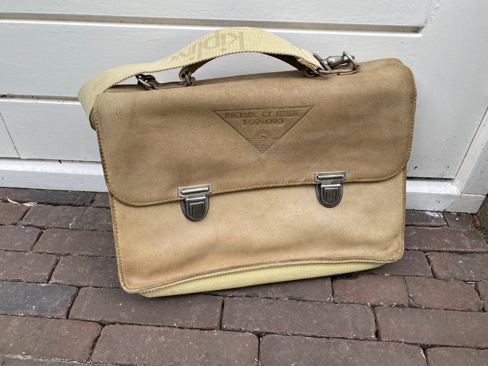 Schooltas/aktetas leer vintage, Sieraden, Tassen en Uiterlijk, Bruin, Aktetas of Boekentas, Ophalen of Verzenden, Zo goed als nieuw