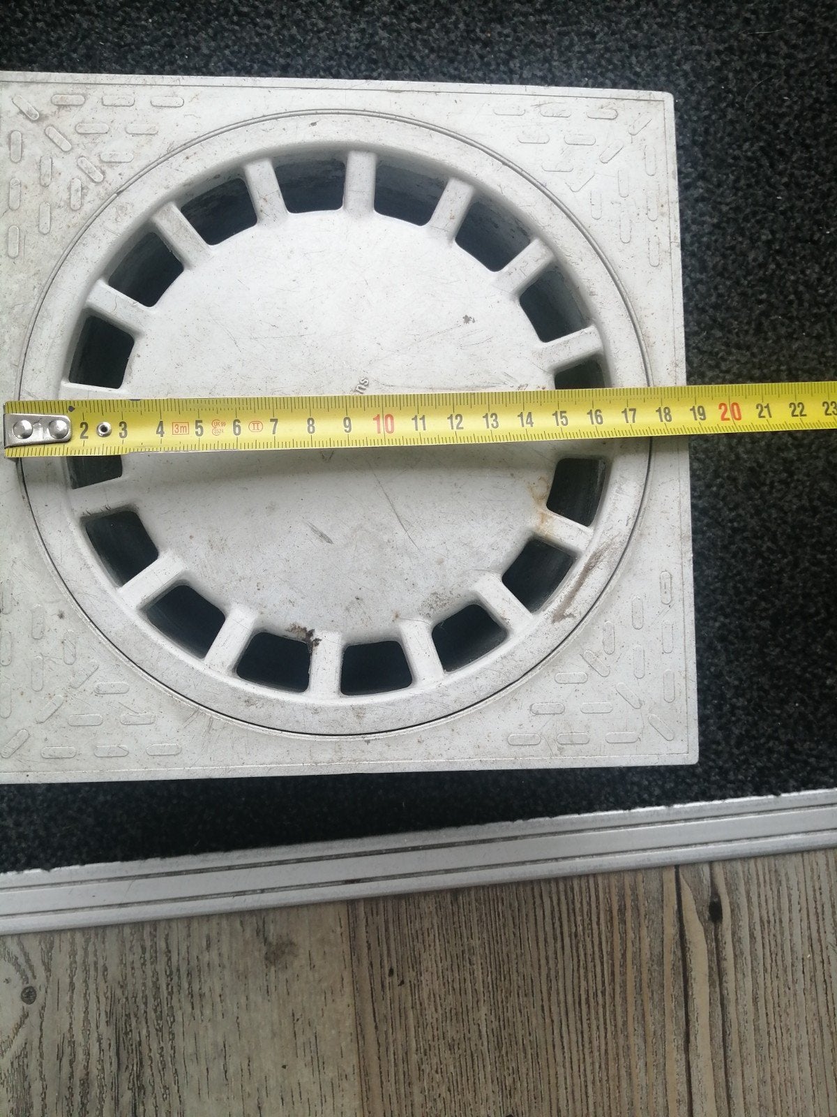Afvoerput/schrobput met stankafsluiter 20 * 20 cm
Hoogte: 1, Ophalen, Afvoer, Pvc, Minder dan 2 meter