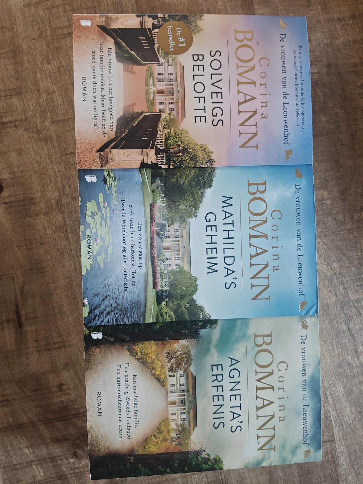 De Vrouwen van de Leeuwenhof - Corina Bomann (3 boeken), Ophalen of Verzenden, Zo goed als nieuw, Corina Bomann, Nederland
