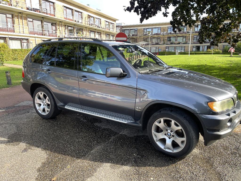 BMW X5 4.4 I AUT 2002 Grijs Youngtimer!!!, Automaat, Euro 5, 138 €/maand, 2080 kg