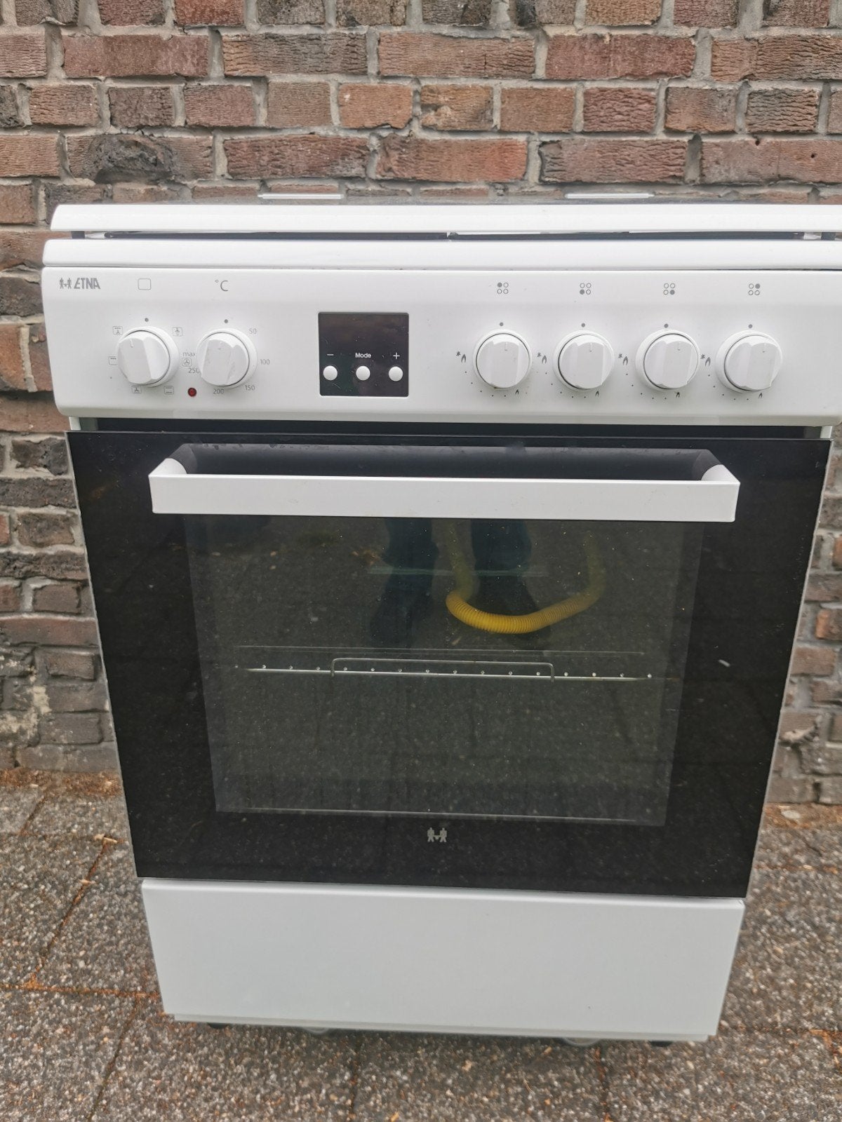 te koop goed werkend gasfornuis. Merk Etna wit. Br 60 cmx di, Gas, Vrijstaand, 85 tot 90 cm, 4 kookzones