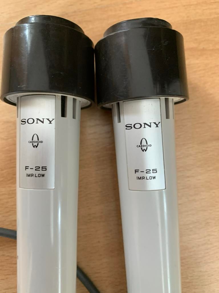 2 x Sony F 25 implow Microfoon excl. Stekkers., Ophalen of Verzenden, Zo goed als nieuw