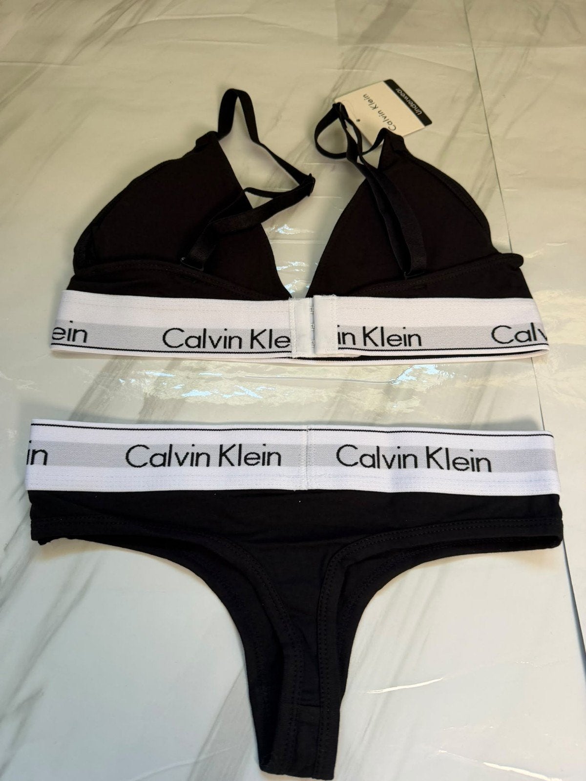 Calvin Klein Ondergoed Setje - BH en String, Kleding | Dames, Calvin Klein, Ophalen of Verzenden, Zwart, Setje
