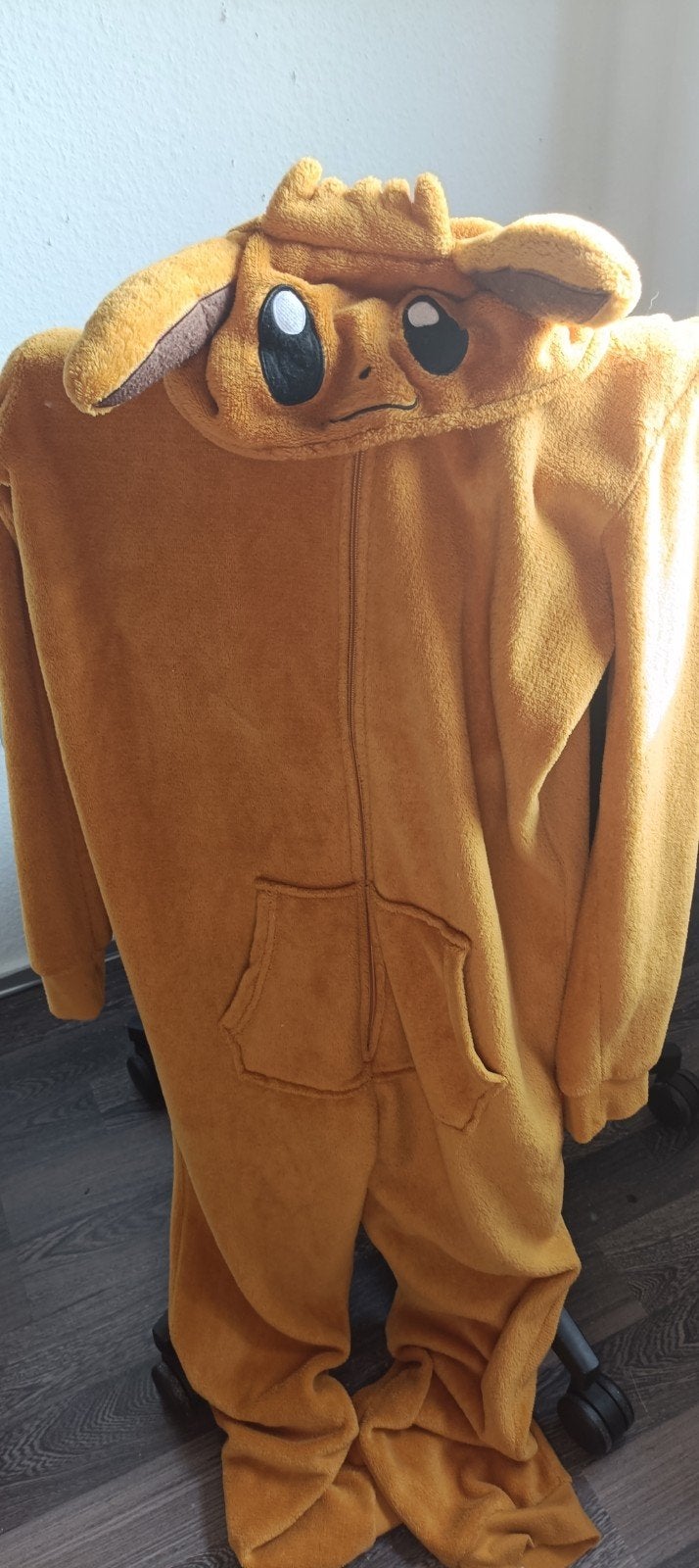 alleen ophalen Eevee Pokémon Onesie - Maat M/L, Kleding, Pokémon, Ophalen, Maat 38/40 (M)