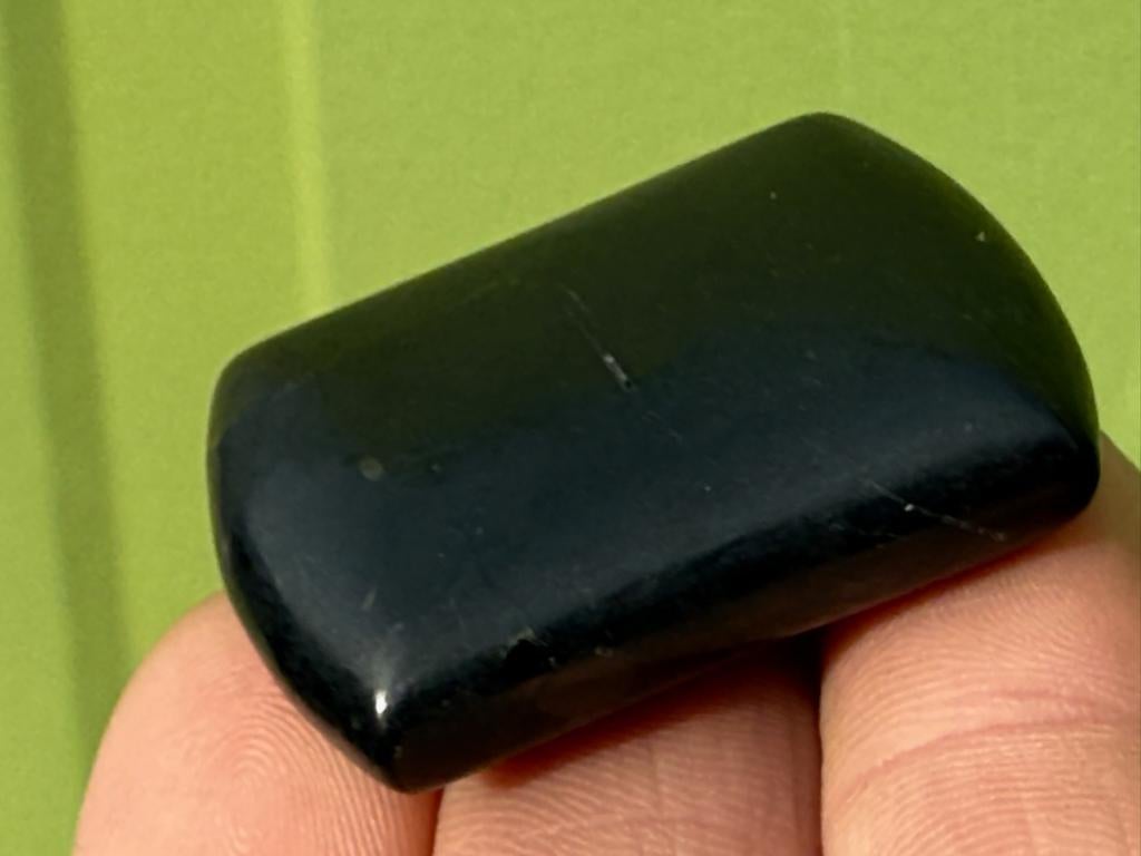 Shungite Shungiet handsteen kussensteen mineralen  A, Verzamelen, Mineralen en Fossielen, Ophalen of Verzenden, Mineraal