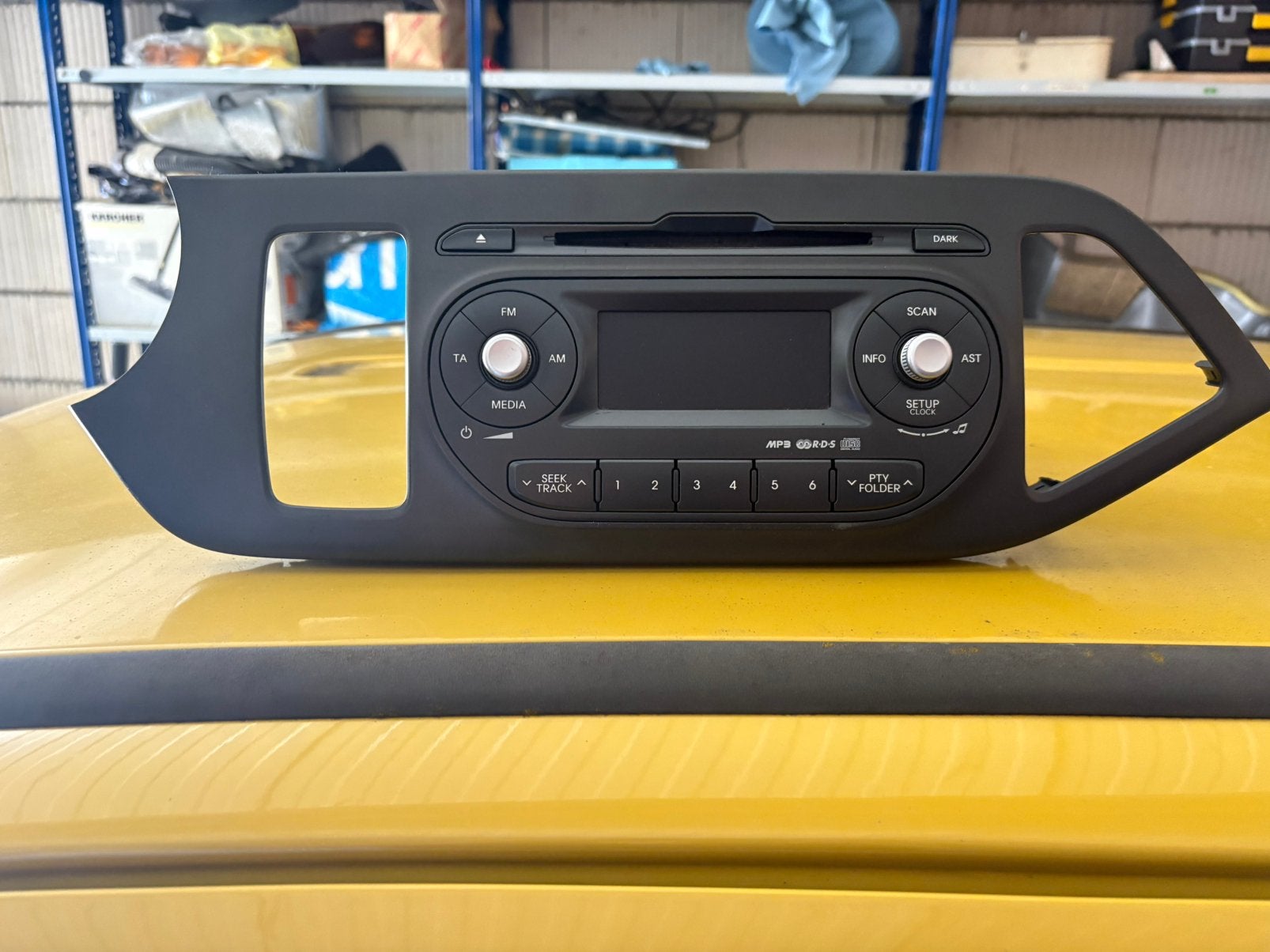 Originele autoradio voor Kia Picanto 2011-2017, Ophalen of Verzenden, Zo goed als nieuw