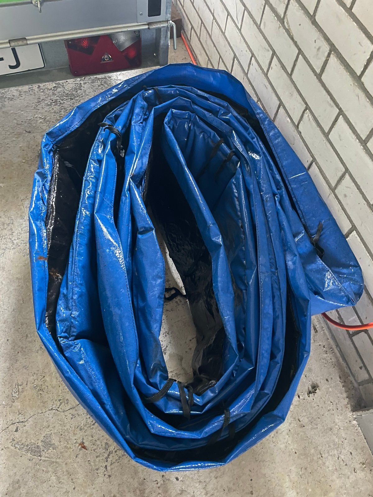 blauwe beschermrand voor ronde trampoline, 4,26m doorsnee, Ophalen, Zo goed als nieuw