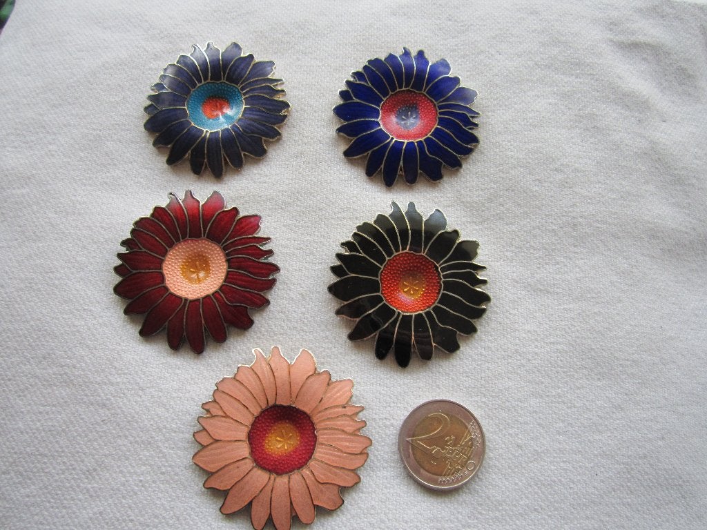 10.   Schitterene oude broches, per stuk, Ophalen, Overige materialen, Broche
