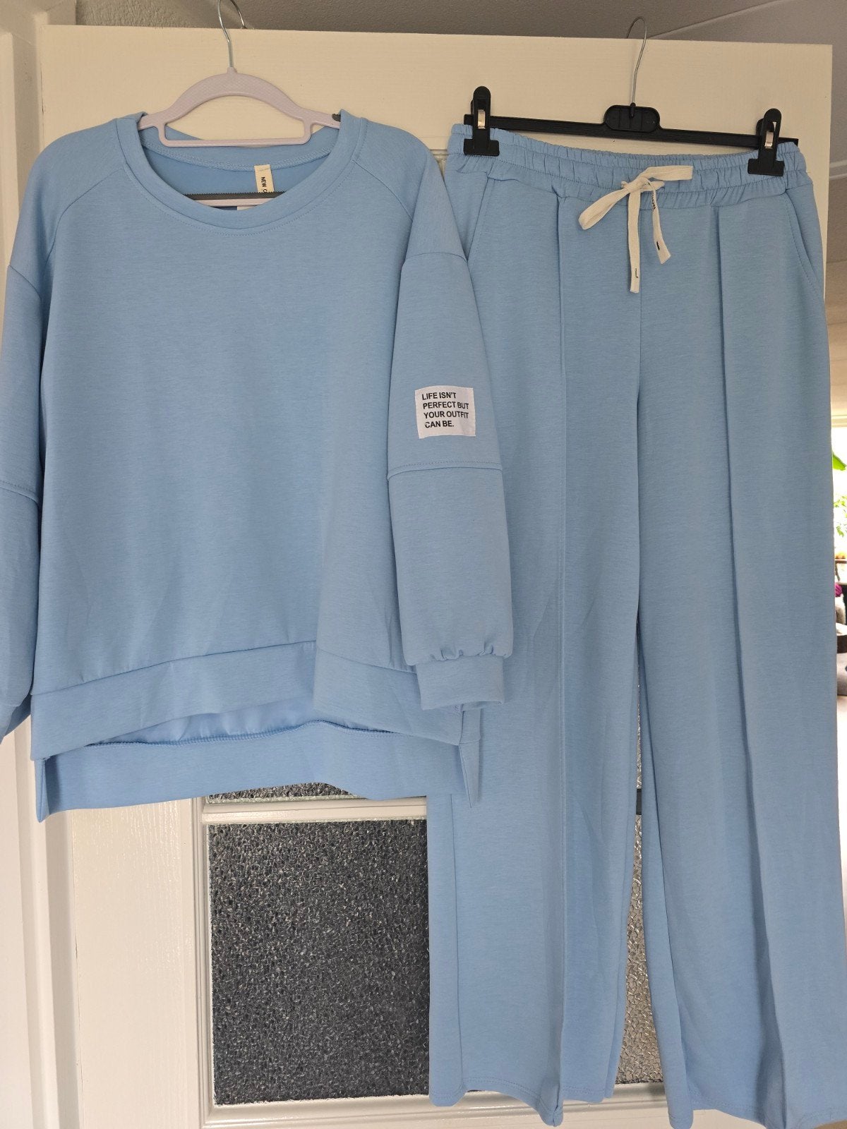 nieuw 2delig pak life isnt perfect lichtblauw, Kleding | Dames, Ophalen of Verzenden, Nieuw, Maat 46/48 (XL) of groter, Blauw